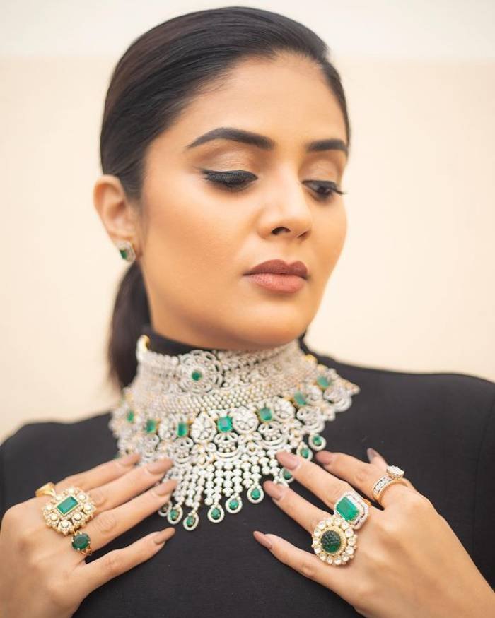 sreemukhi_teluguvox 9
